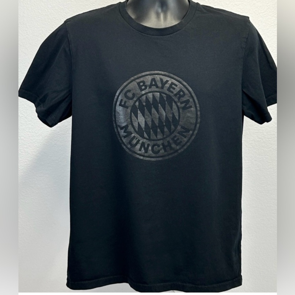 Black Short Sleeve Tee